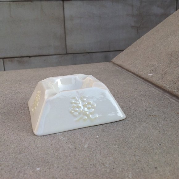 Belleek Pottery Ireland THORN 4 Well ASHTRAY (1965-1980) - Picture 9 of 16